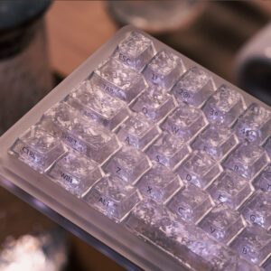 Tastenkappen aus Kohlefaser mit Eiskohlenstoff-Textur