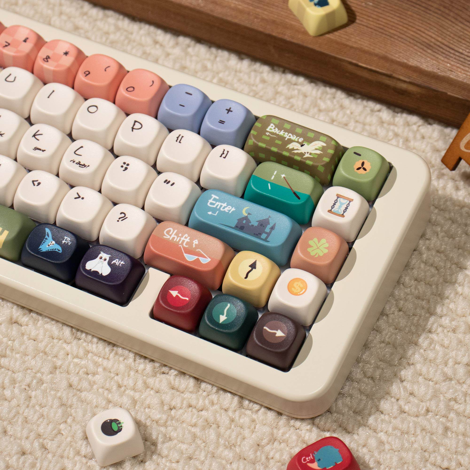 Niedliche Tastenkappen mit Motiven aus „Phantastische Tierwesen“