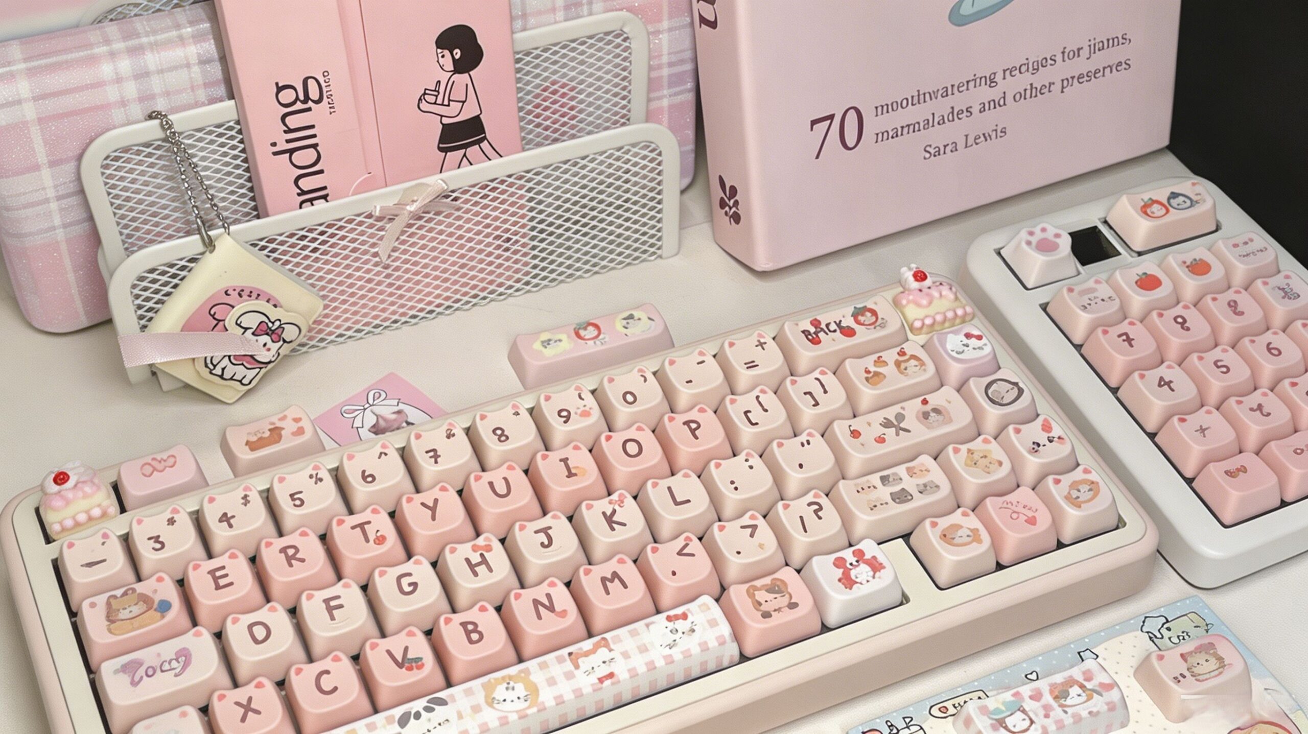 Maorbeng Mew Mew Hood Keycaps
