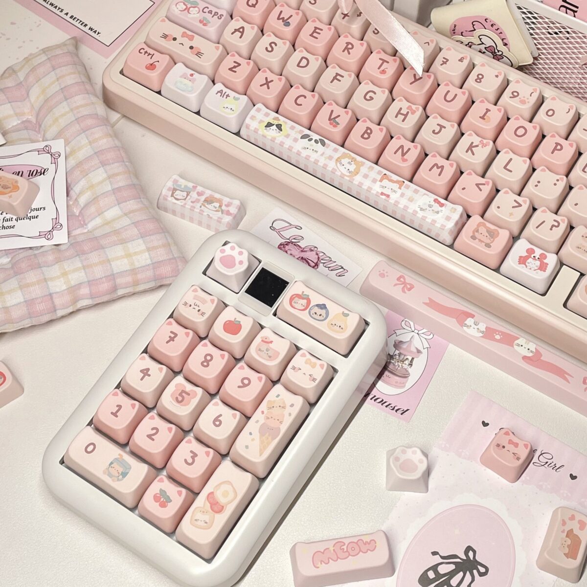 Maorbeng Mew Mew Hood Keycaps