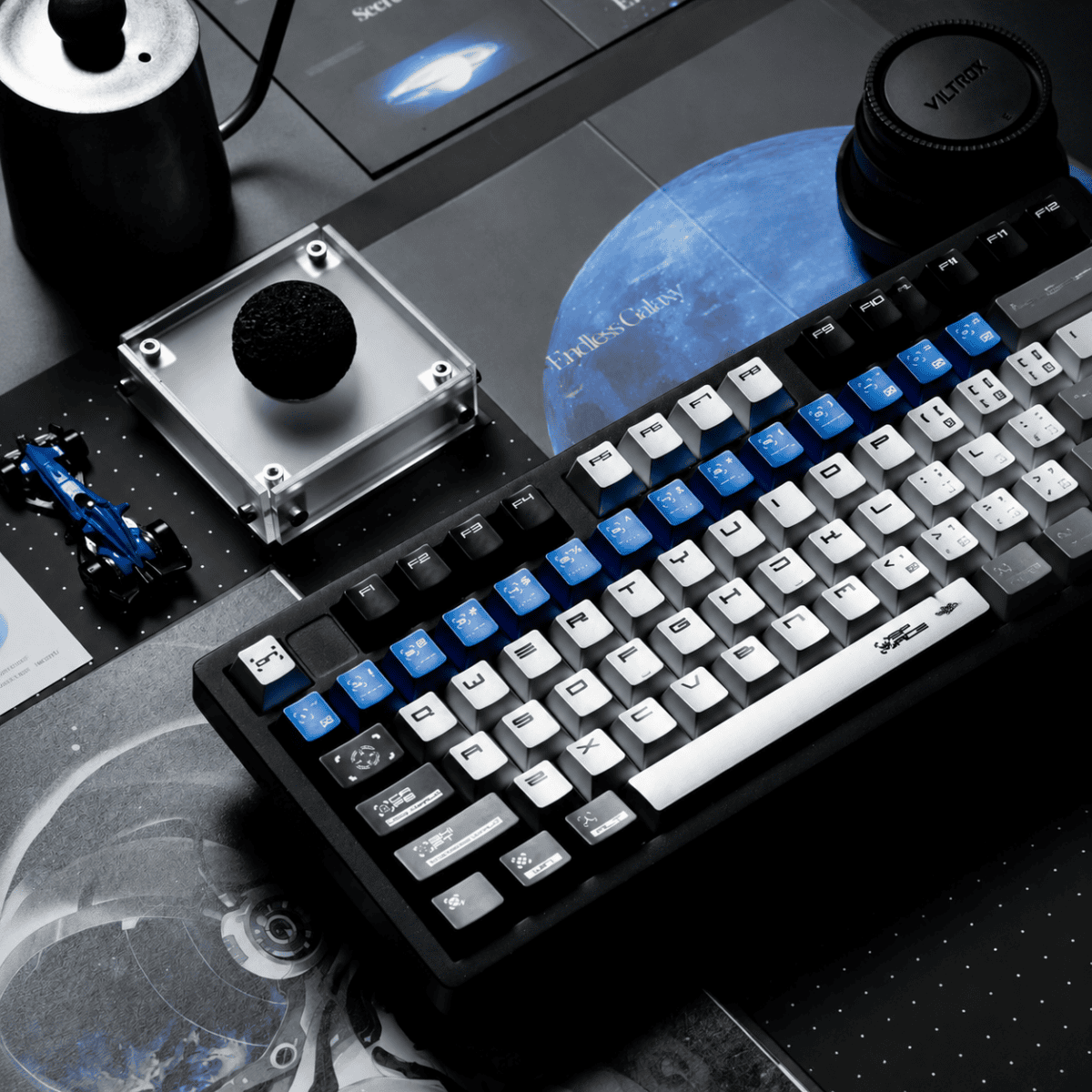 HEK Multiverse Metallic Paint Keycaps